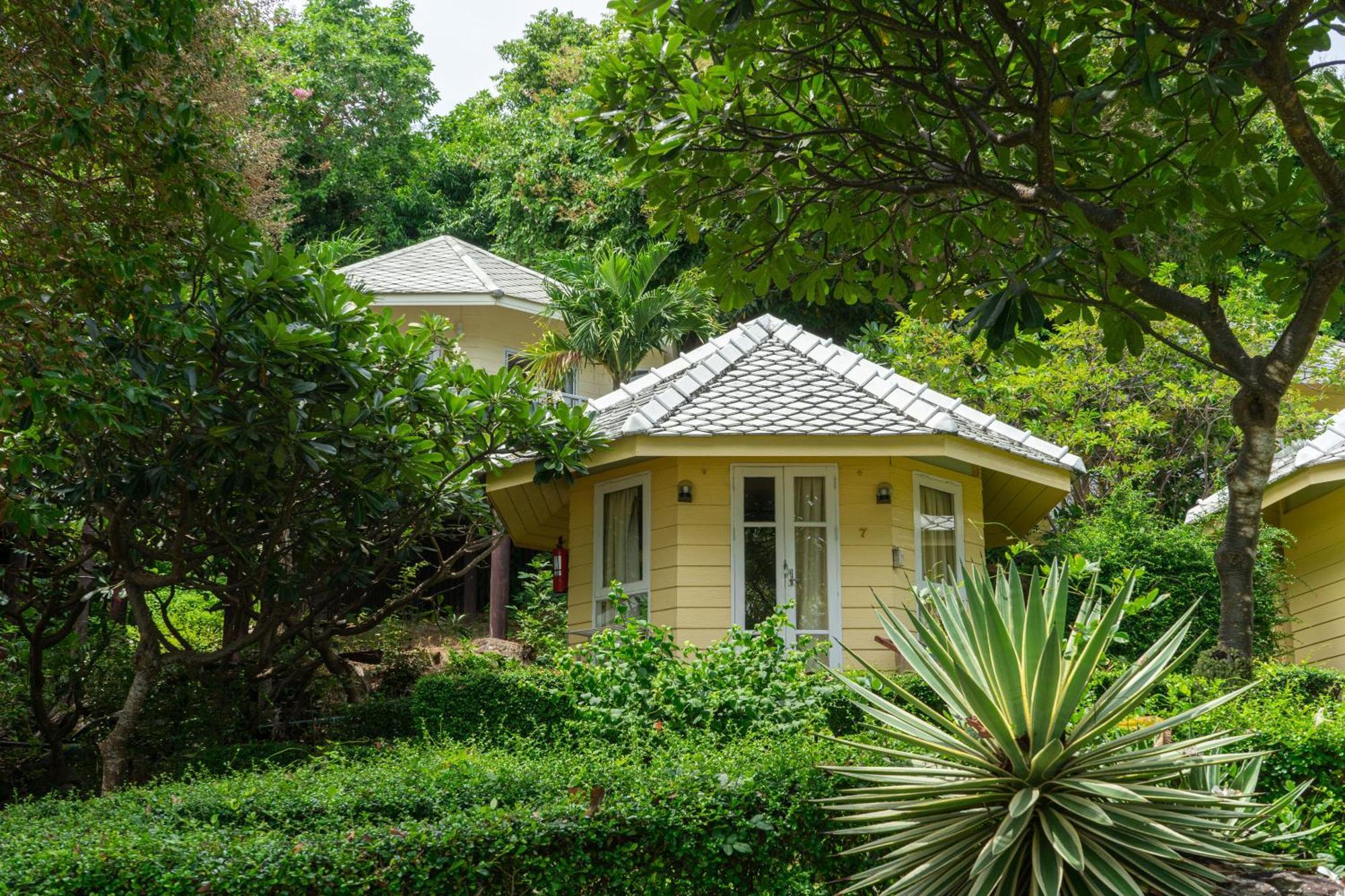 Nimmanoradee Resort - Sha Plus Certified Koh Samet Exterior photo
