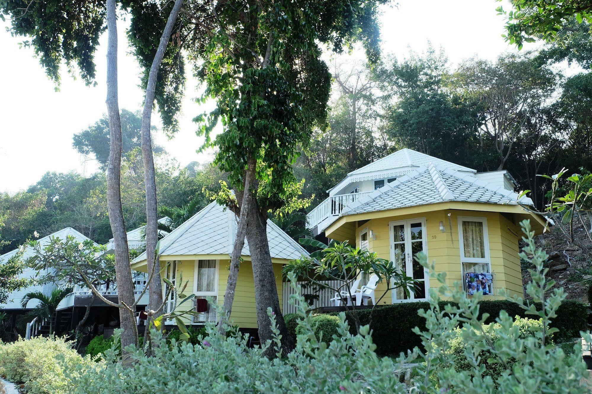 Nimmanoradee Resort - Sha Plus Certified Koh Samet Exterior photo
